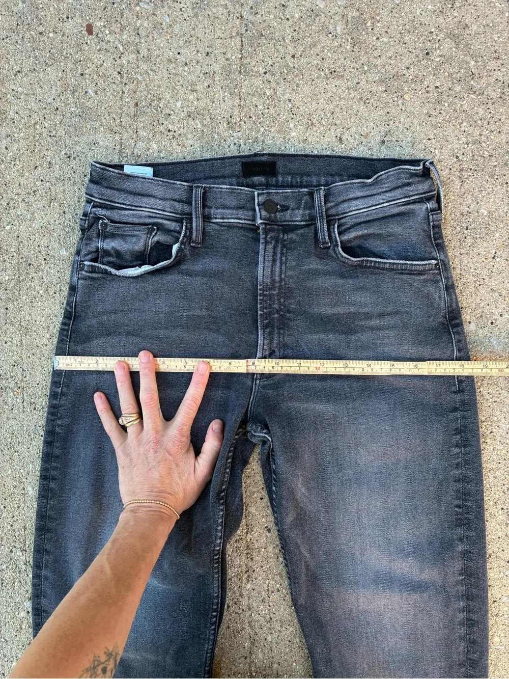 MOTHER The Mid Rise Rider Skimp Jeans - Picture 9 of 16